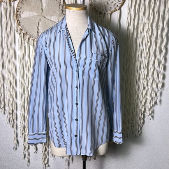 Equipment Blue Stripe Silk Long Sleeve Button Down Blouse Size XS - Picture 1 of 9